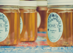 Read more about the article Exploring Honey Varieties: Flavors, Uses, and Health Benefits