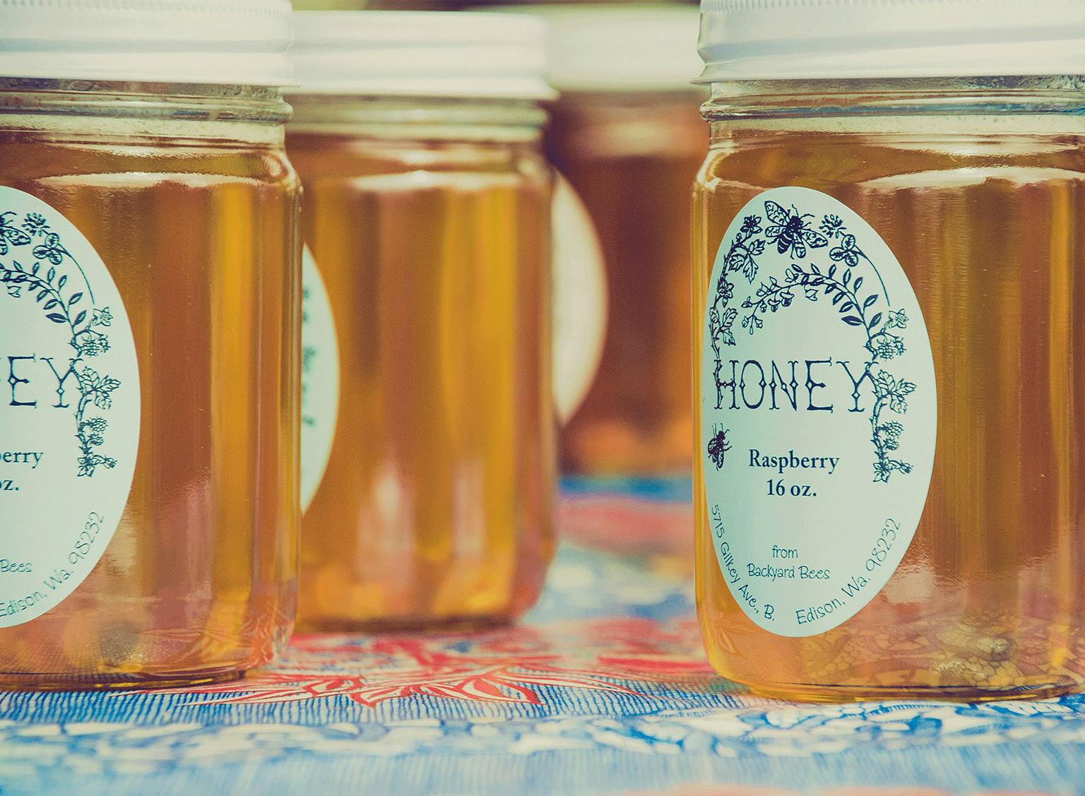 You are currently viewing Exploring Honey Varieties: Flavors, Uses, and Health Benefits